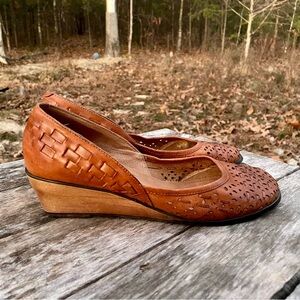 Coldwater Creek Higher leather wood wedge heel shoes